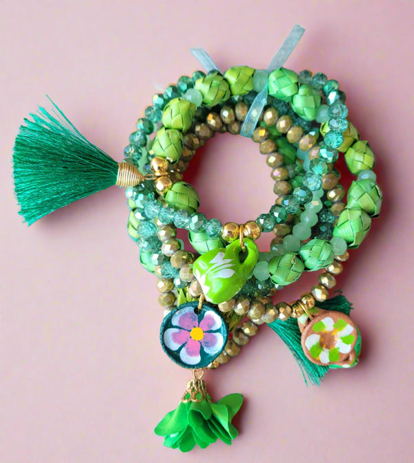 Green 7 charms palm bracelet