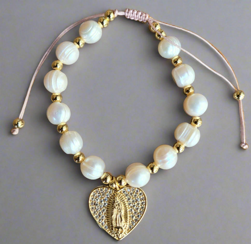 Golden Virgen/pearls bracelet